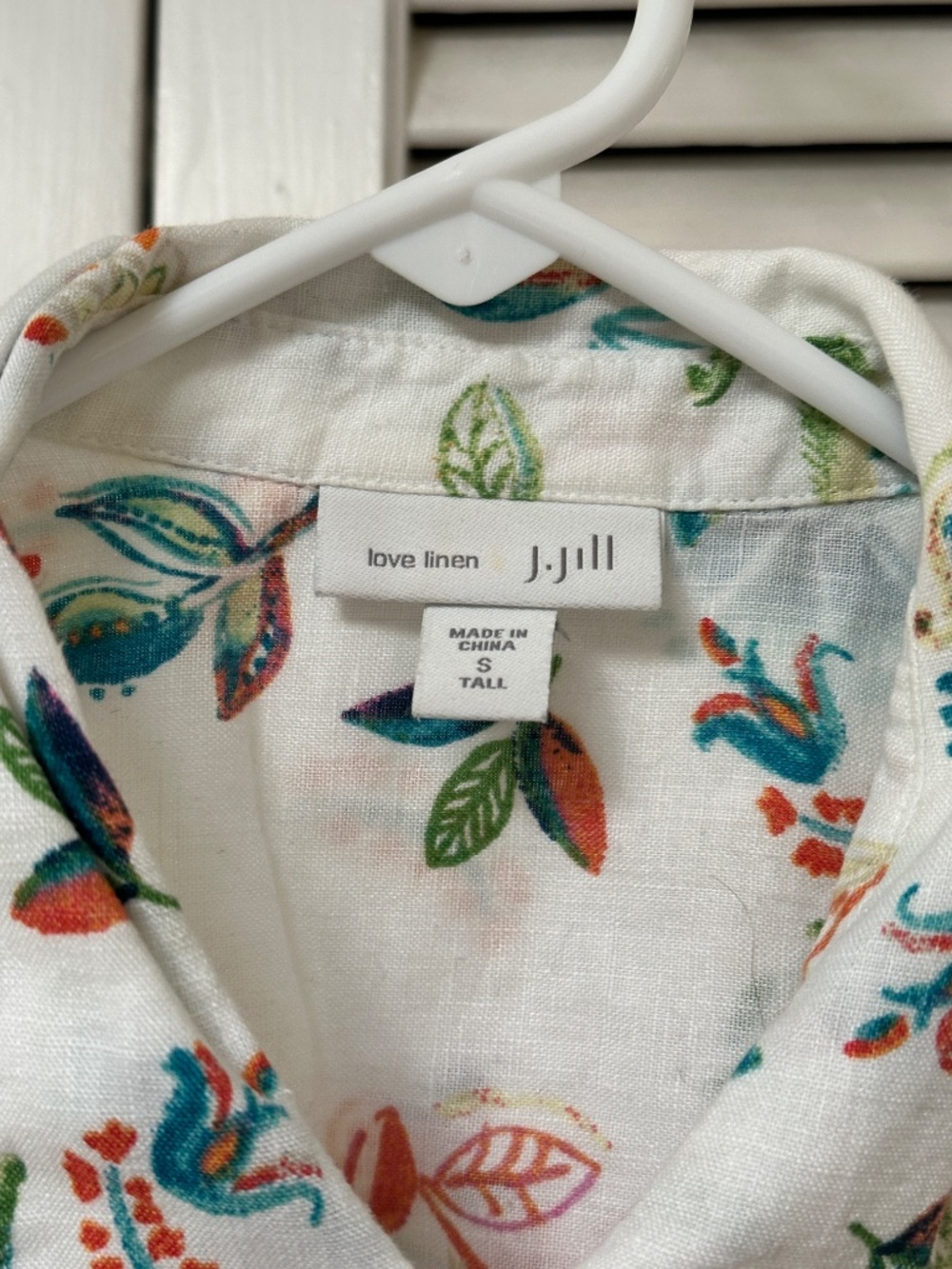 J. Jill Love Linen Sleeveless Top White Colorful Floral Buttons Small Tall - Picture 3 of 14